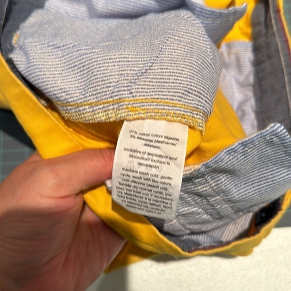 Tommy Hilfiger yellow shorts. Washed but never worn. Soft cotton fabric. - Picture 8 of 8